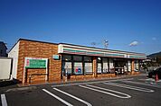 【コンビニエンスストア】セブンイレブン　直方感田店まで450ｍ