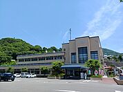 【市役所・区役所】砥部町役場様まで600ｍ
