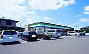 【コンビニエンスストア】ファミリーマート 日高高萩店まで350ｍ