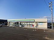 【コンビニエンスストア】ファミリーマート　十文字西原店まで180ｍ