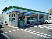 【コンビニエンスストア】ファミリーマート三佐3丁目店まで1500ｍ