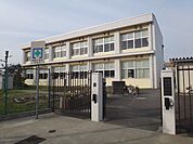 【小学校】扶桑町立　柏森小学校まで588ｍ