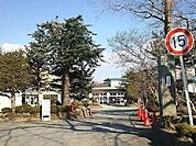 【小学校】小諸市立東小学校まで550ｍ