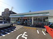 【コンビニエンスストア】ファミリーマート太秦西峰岡町店まで270ｍ