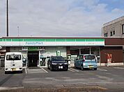 【コンビニエンスストア】ファミリーマート 雀の宮七丁目まで1000ｍ