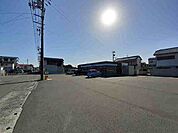 【コンビニエンスストア】ファミリーマート 野市町西野店まで900ｍ