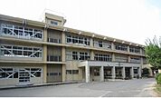 【小学校】八雲小学校まで2100ｍ