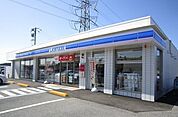 【コンビニエンスストア】ローソン坂本町店まで220ｍ