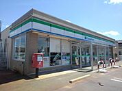 【コンビニエンスストア】ファミリーマート燕大曲店まで554ｍ