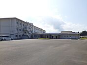 【小学校】西都市立妻南小学校まで750ｍ