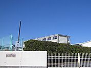 【小学校】上成小学校まで650ｍ
