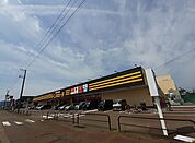 ドン．キホーテ燕店まで2600ｍ
