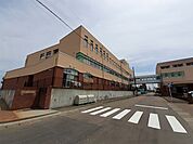 【小学校】裏舘小学校まで700ｍ