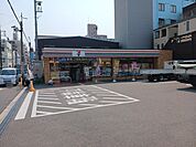 【コンビニエンスストア】セブンイレブン大阪本田4丁目店まで350ｍ