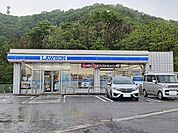 【コンビニエンスストア】ローソン 村上松山店まで550ｍ