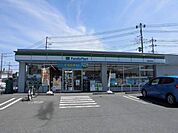 【コンビニエンスストア】ファミリーマート 阿見西郷店まで700ｍ