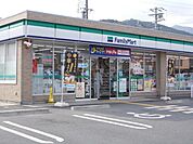 【コンビニエンスストア】ファミリーマート　大津国分店まで400ｍ