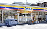 【コンビニエンスストア】ミニストップ 富里獅子穴店まで900ｍ