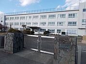 【小学校】岩松小学校まで600ｍ