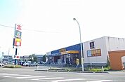 ＴＳＵＴＡＹＡ 広面店まで426ｍ