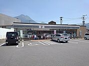 【コンビニエンスストア】セブンイレブン 湯布院川上店まで1800ｍ