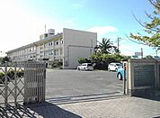 【小学校】三佐小学校まで800ｍ