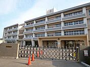 【小学校】坂ノ市小学校まで900ｍ