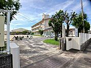 【小学校】高田小学校まで900ｍ