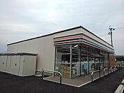 【コンビニエンスストア】セブンイレブン西都右松店まで1000ｍ