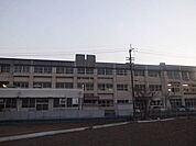 【小学校】論田小学校まで1700ｍ