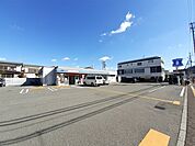 【コンビニエンスストア】ローソン 高知六泉寺町店まで450ｍ