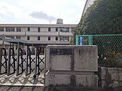 【小学校】総社市立山手小学校まで800ｍ