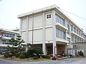 【小学校】鳥取市立浜坂小学校まで450ｍ