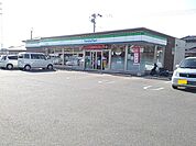 【コンビニエンスストア】ファミリーマート久留米北野町店まで300ｍ