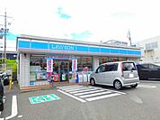 【コンビニエンスストア】ローソン桑名新西方店まで550ｍ