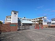 【小学校】下郡小学校まで650ｍ