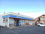 【コンビニエンスストア】ローソン鈴鹿稲生西三丁目店まで800ｍ
