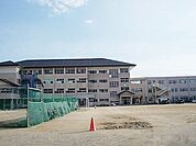 【中学校】西中学校まで1900ｍ