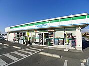 【コンビニエンスストア】ファミリーマート太田薮塚店まで550ｍ