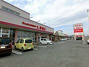 ファッションセンターしまむらまで900ｍ