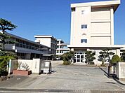 【小学校】旭ヶ丘小学校まで1300ｍ