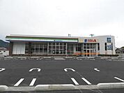 【コンビニエンスストア】ファミリーマート 勝山南店まで700ｍ