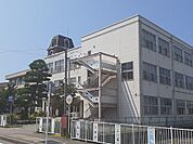 【小学校】利田小学校まで60ｍ