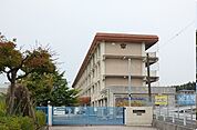 【中学校】広島市立五日市観音中学校まで800ｍ