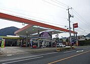 ガソリンスタンドまで300ｍ