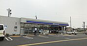 【コンビニエンスストア】ローソン鎌塚北店まで550ｍ