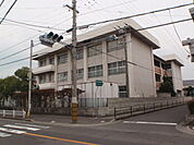 【小学校】丸亀市立郡家小学校まで1000ｍ