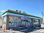 【コンビニエンスストア】ファミリーマート常滑若松町店まで666ｍ