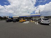 【コンビニエンスストア】ローソン萩市役所前通店まで651ｍ
