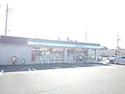 【コンビニエンスストア】ファミリーマート鈴鹿中江島店まで400ｍ